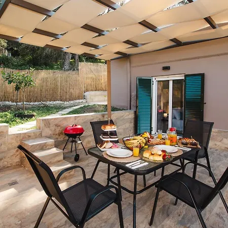 Дом отдыха Margarita *